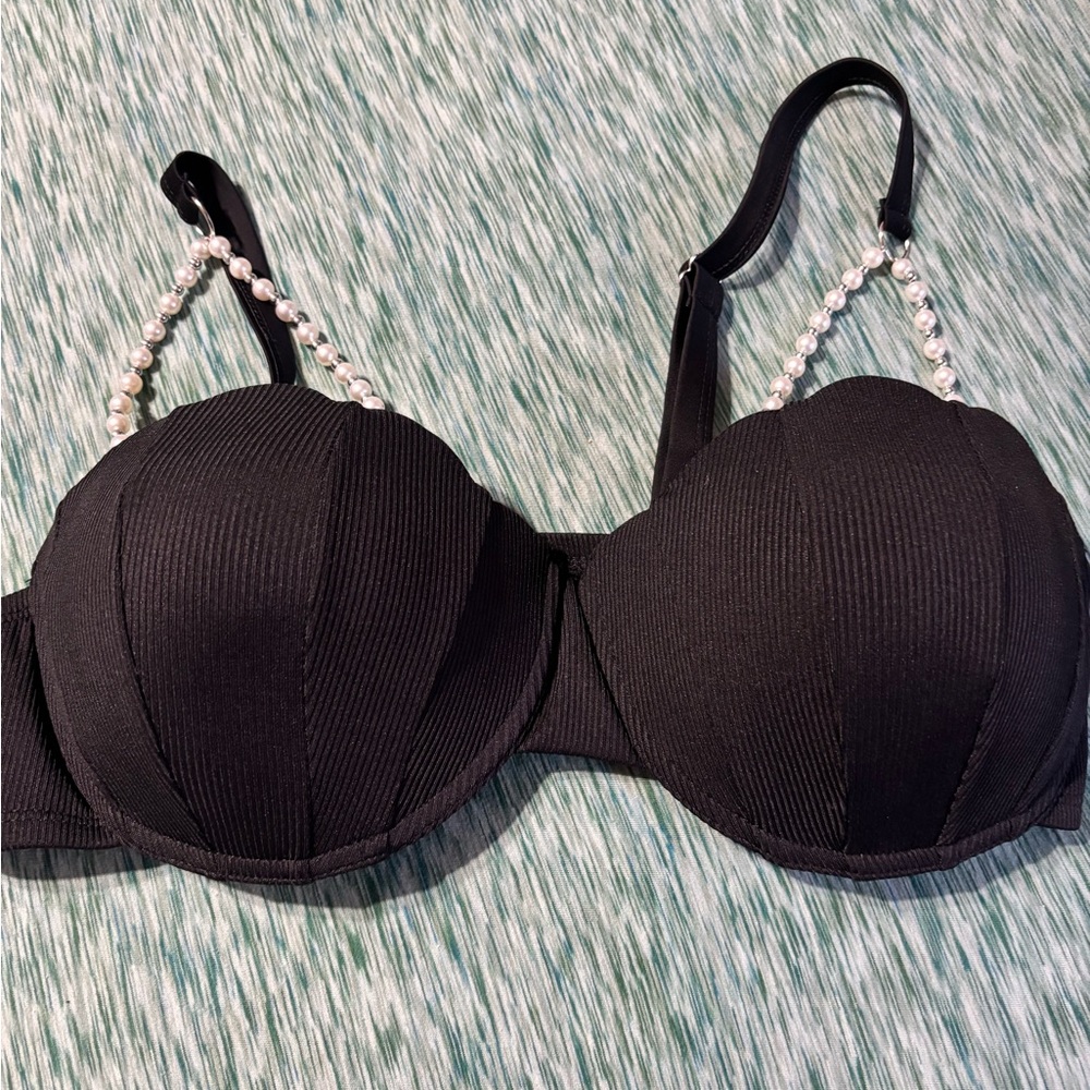 Women's Black Pearl-Accent Strap Push-Up Bra